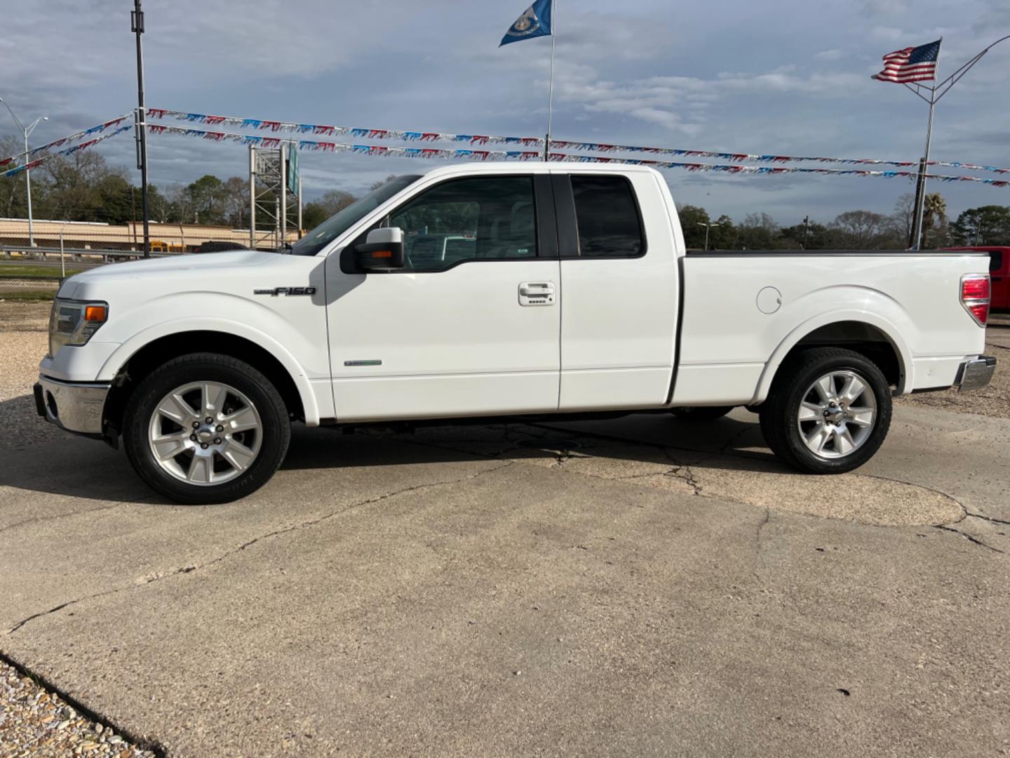 2013 White /Gray Ford F-150 Lariat (1FTFX1CT5DK) with an 3.5 V6 EcoBoost engine, Automatic transmission, located at 4520 Airline Hwy, Baton Rouge, LA, 70805, (225) 357-1497, 30.509325, -91.145432 - 2013 Ford SuperCab Lariat ***One Owner***No Accidents*** 3.5 V6 EcoBoost Gas, All Star Ford Just Replaced Transmission, 154K Miles, Heated & Cooled Leather Seats, All Power, Sunroof, Backup Camera, Bed Cover, Tow Pkg. NO IN HOUSE FINANCING. FOR INFO PLEASE CONTACT JEFF AT 225 357-1497 CHECK OUT OUR - Photo#1